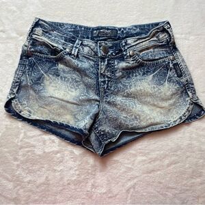 Silver Jeans Kristy Shorts Size 28